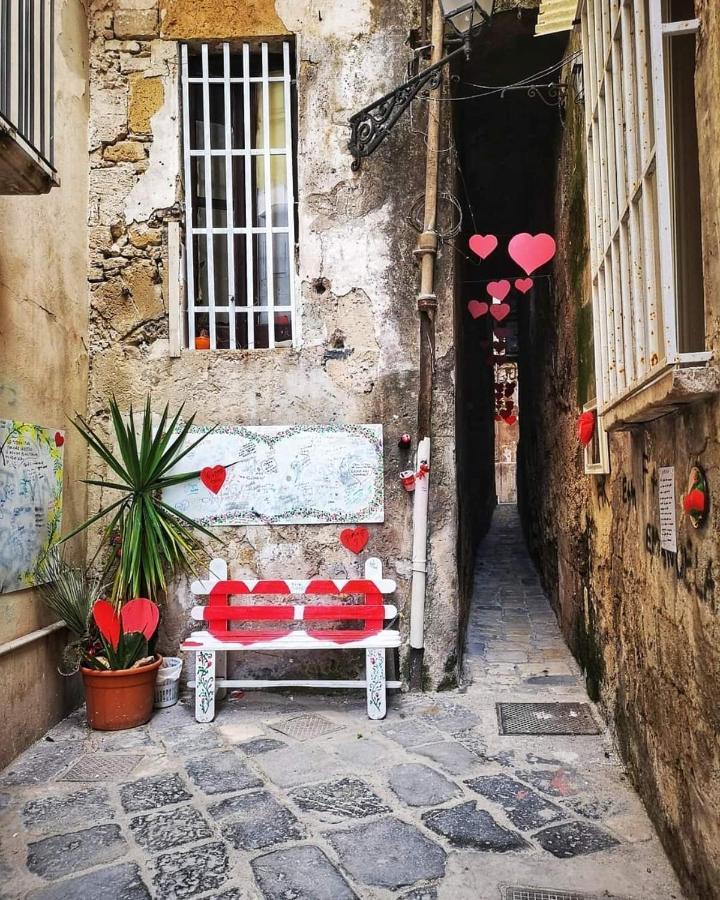 Al Molo Sant'Eligio Hotel Taranto Exterior foto